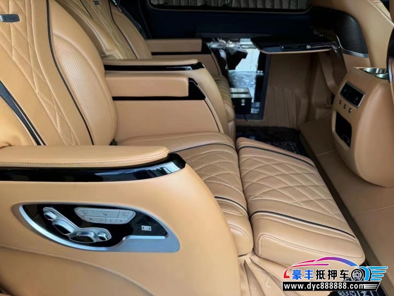 22年奔驰威霆轿车抵押车出售