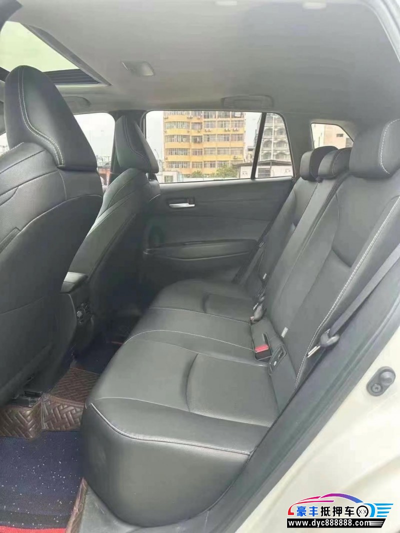 22年丰田锋兰达轿车抵押车出售