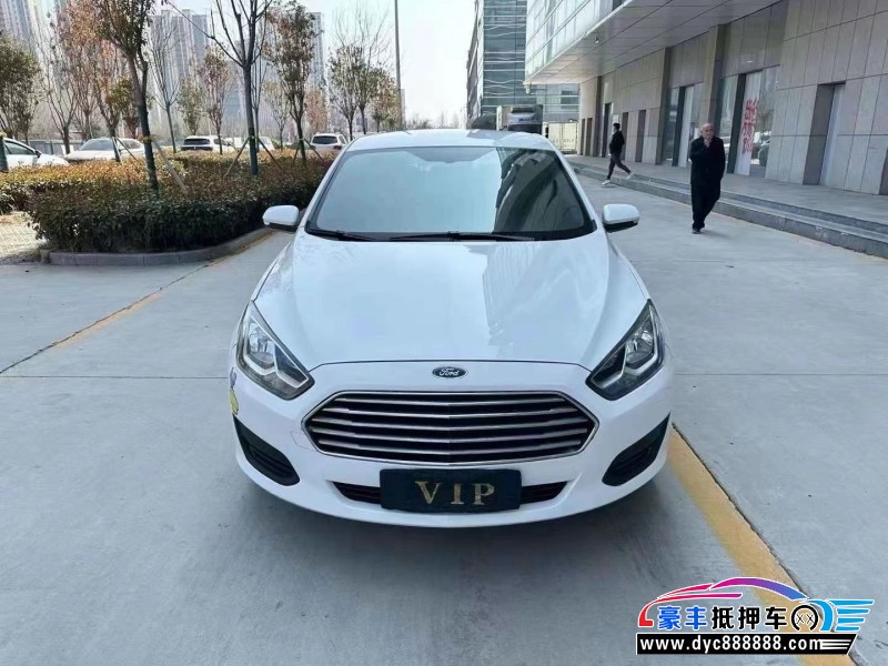 20年福特福睿斯轿车抵押车出售