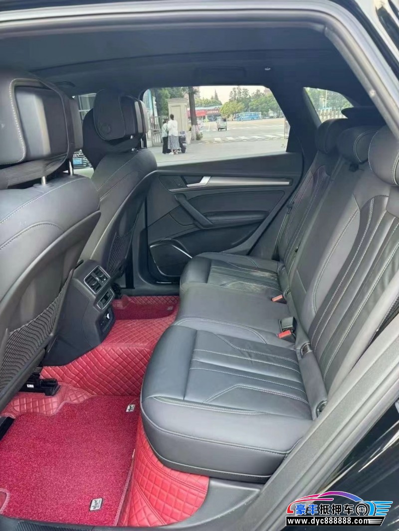 23年奥迪Q5轿车抵押车出售