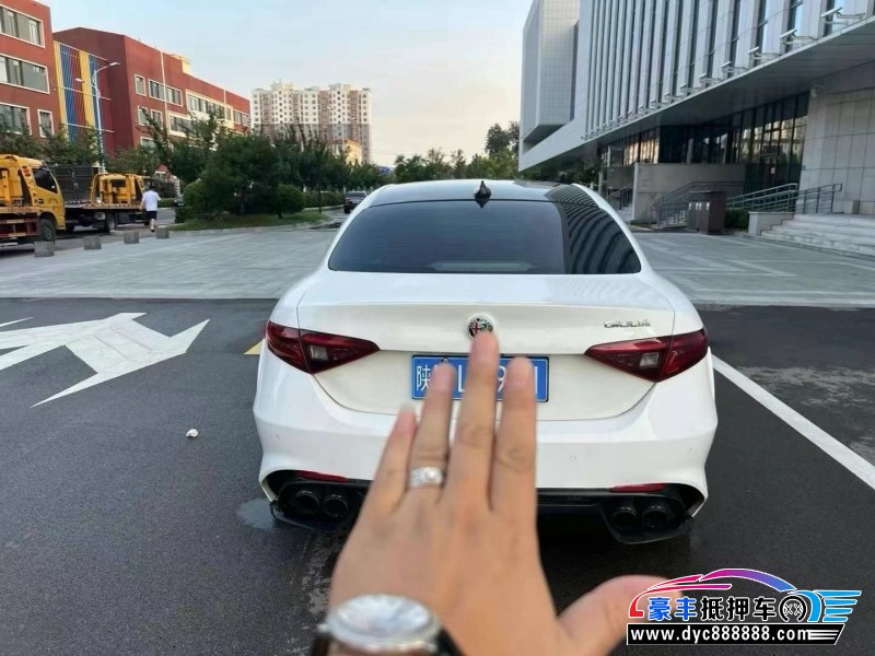 19年阿尔法·罗密欧Giulietta轿车抵押车出售