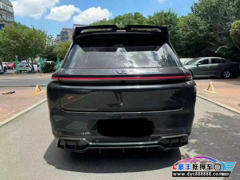 23年理想L8轿车抵押车出售