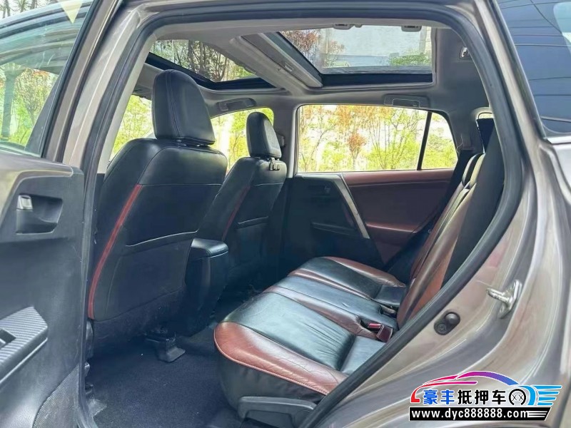 14年丰田RAV4轿车抵押车出售