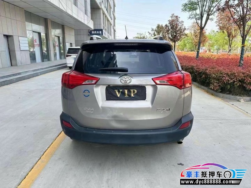 14年丰田RAV4轿车抵押车出售