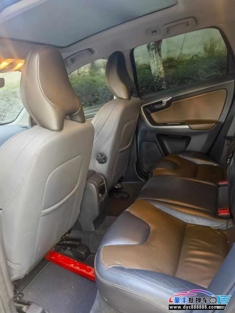 14年沃尔沃XC60轿车抵押车出售