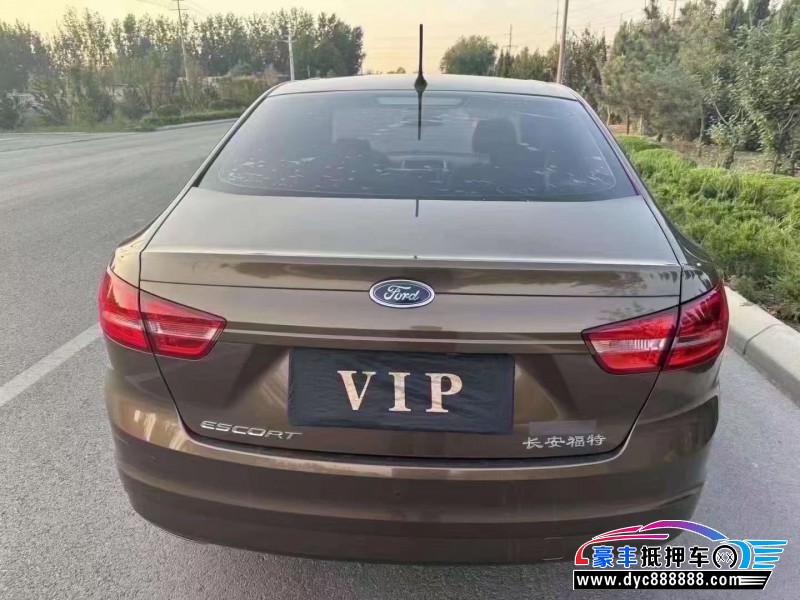 18年福特福睿斯轿车抵押车出售