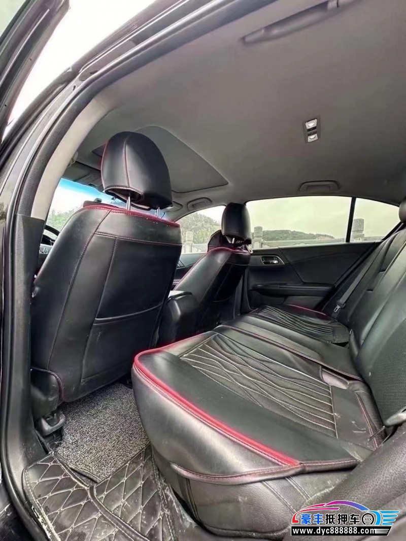 16年本田雅阁轿车抵押车出售