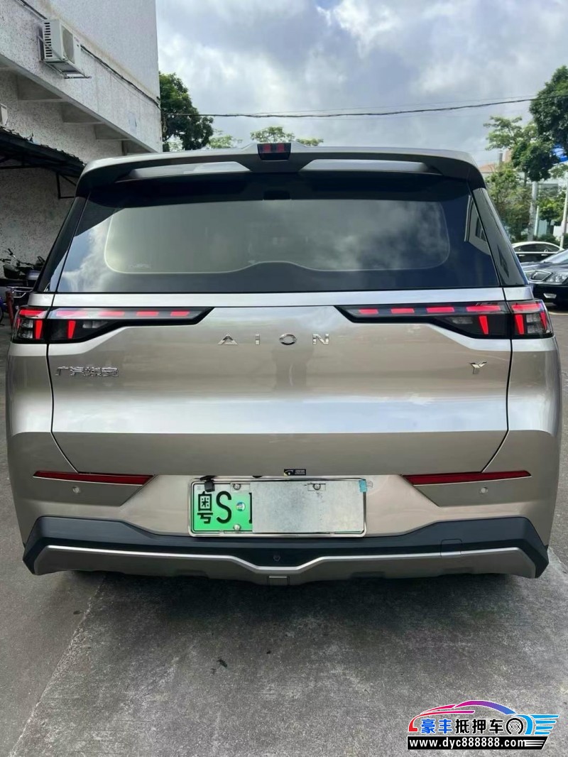 22年埃安Y70轿车抵押车出售