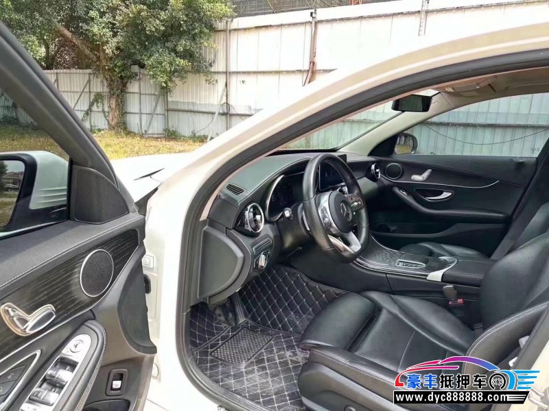 21年奔驰C轿车抵押车出售