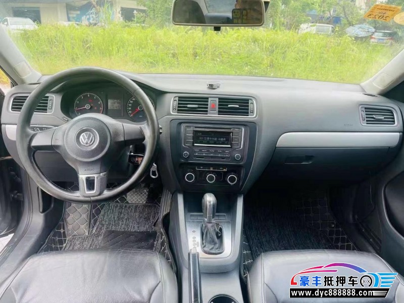 13年大众速腾轿车抵押车出售