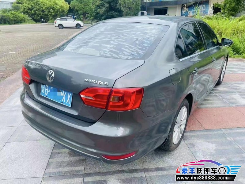 13年大众速腾轿车抵押车出售