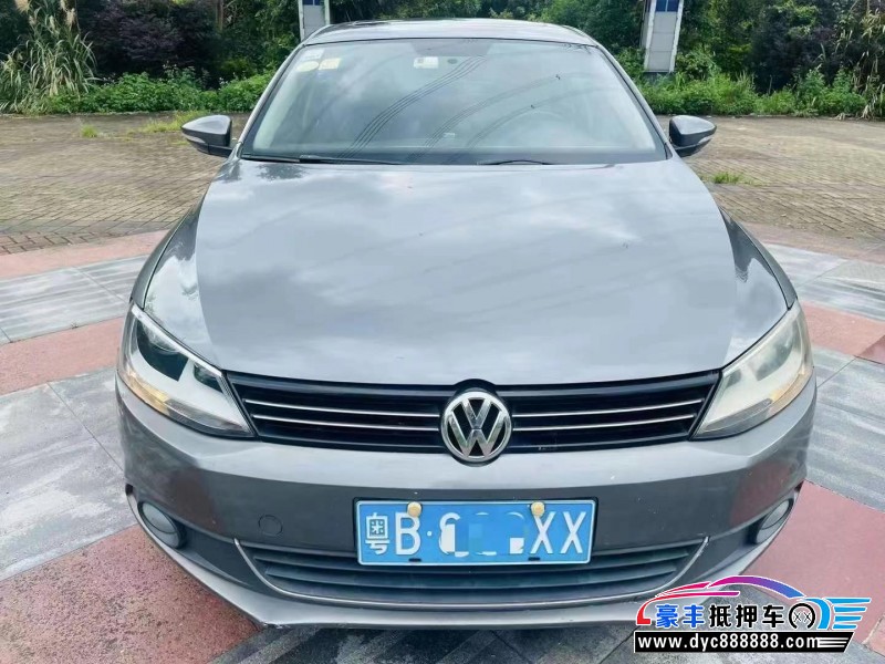 13年大众速腾轿车抵押车出售