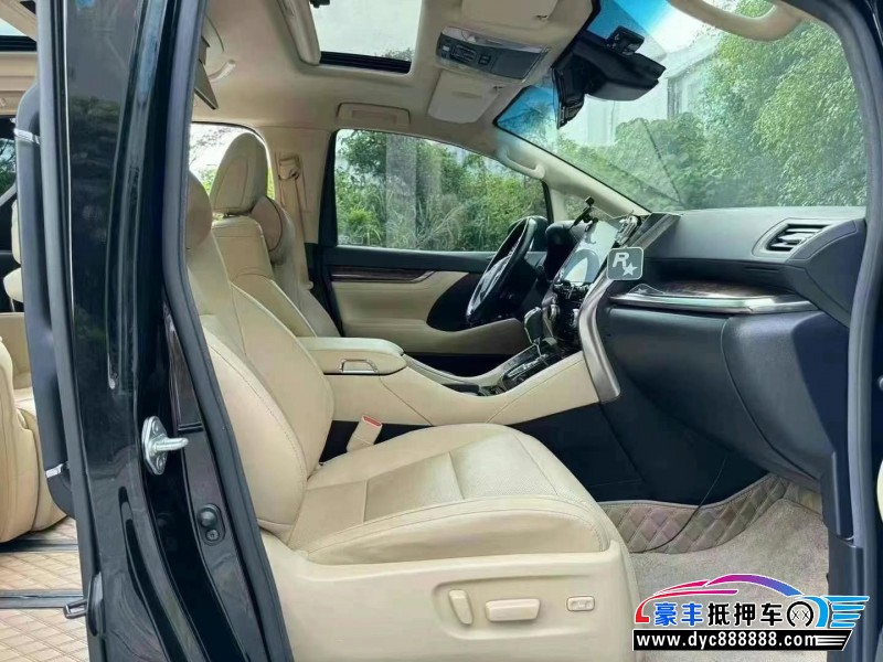 20年丰田埃尔法轿车抵押车出售