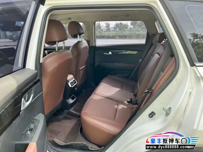 22年起亚智跑轿车抵押车出售