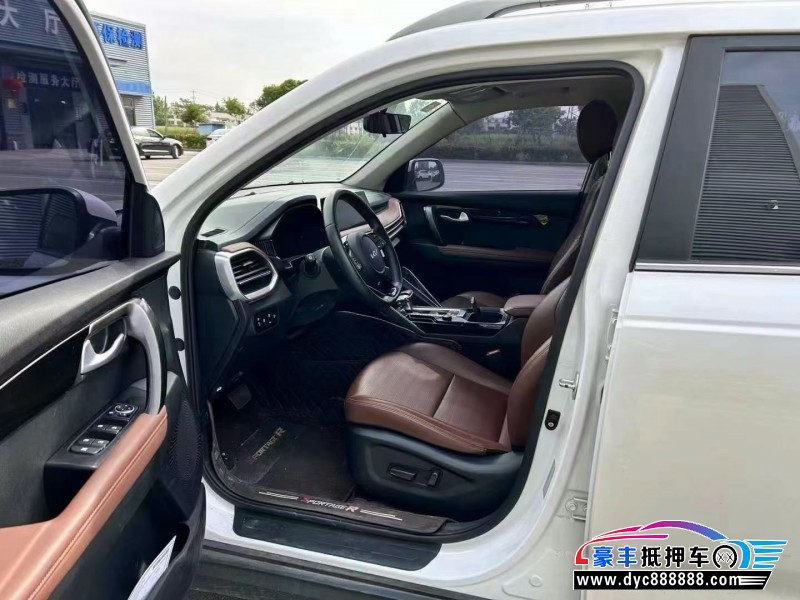 22年起亚智跑轿车抵押车出售