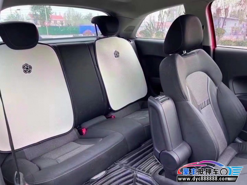 13年奥迪A1轿车抵押车出售