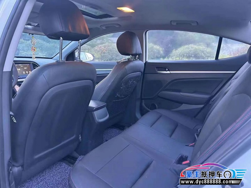 16年现代领动轿车抵押车出售