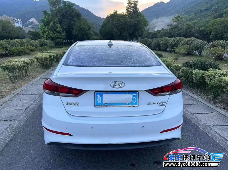 16年现代领动轿车抵押车出售