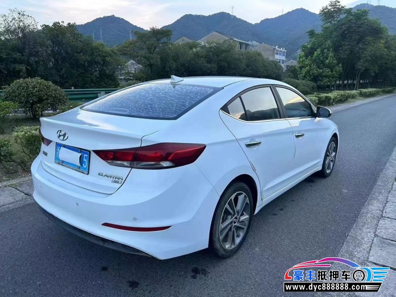 16年现代领动轿车抵押车出售