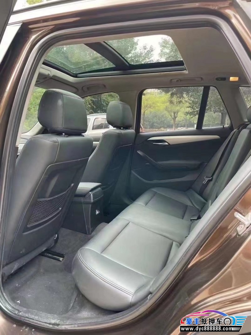 13年宝马X1SUV抵押车出售