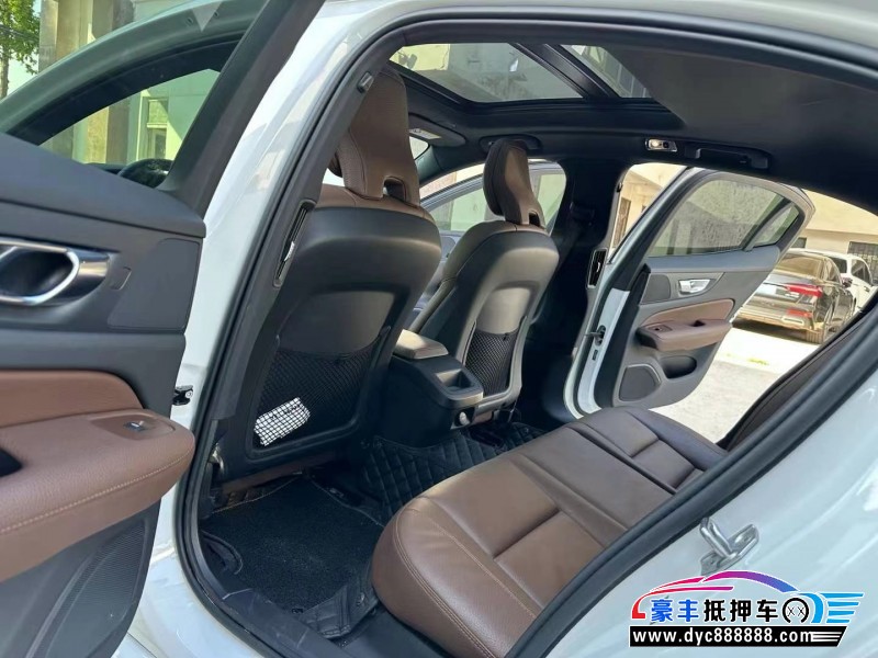 22年沃尔沃S60轿车抵押车出售