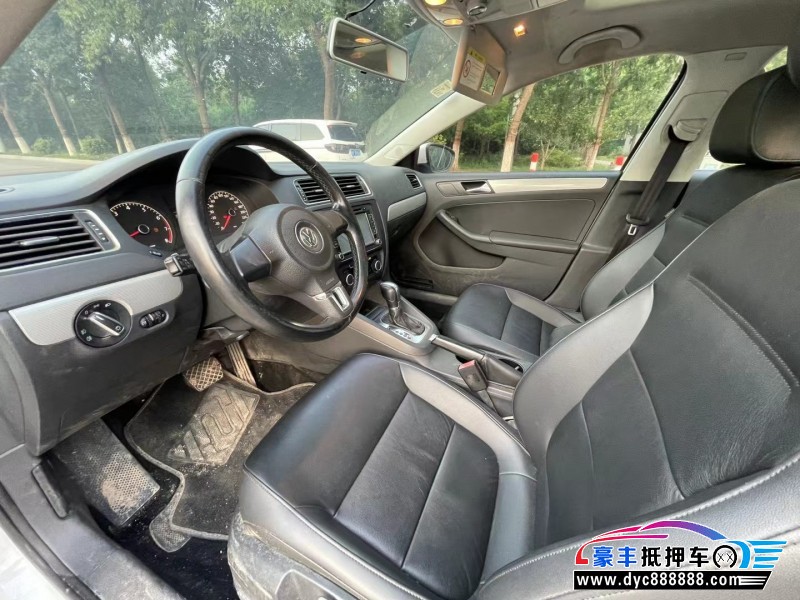 15年大众速腾轿车抵押车出售