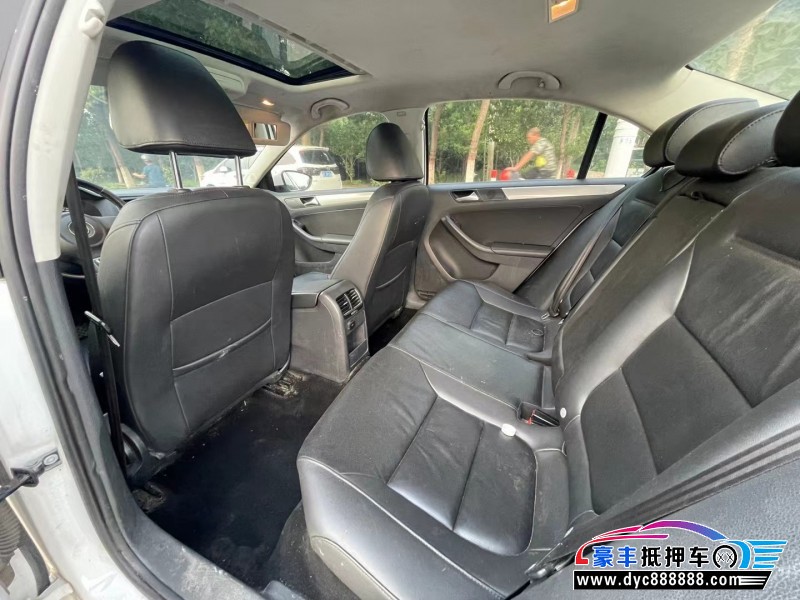 15年大众速腾轿车抵押车出售