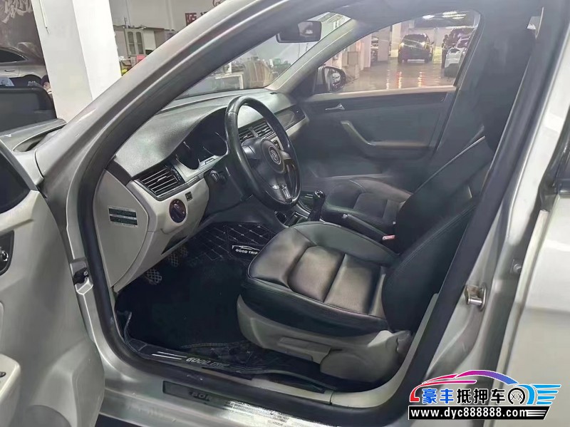 14年大众宝来轿车抵押车出售