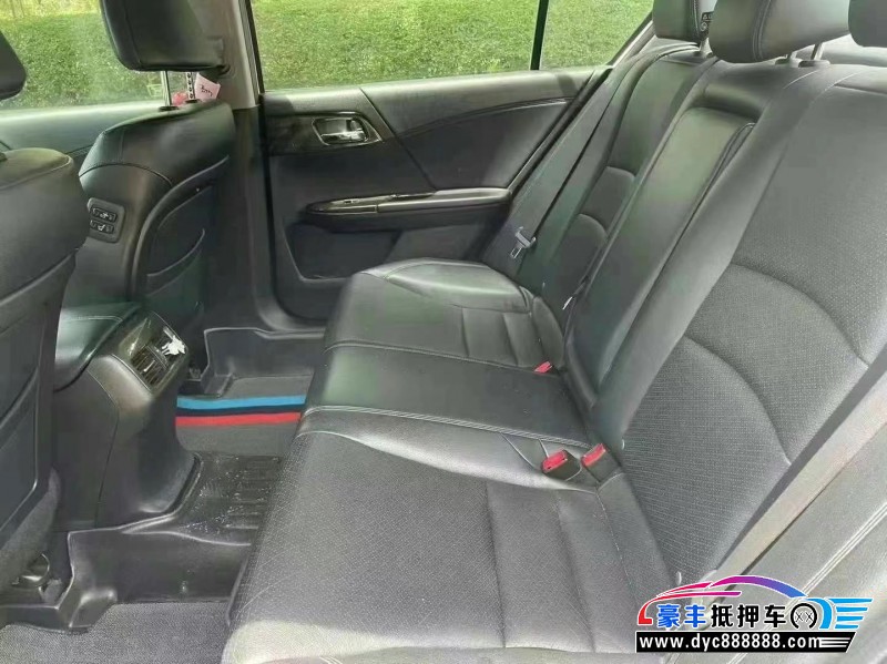 16年本田雅阁轿车抵押车出售