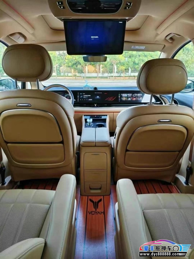 24年岚图梦想家轿车抵押车出售