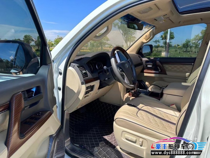 18年丰田兰德酷路泽（陆巡）轿车抵押车出售