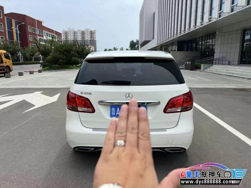 18年奔驰B轿车抵押车出售