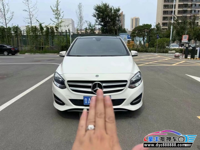 18年奔驰B轿车抵押车出售