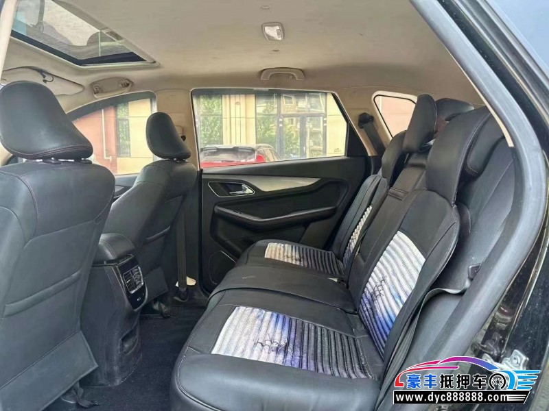 17年宝骏560轿车抵押车出售