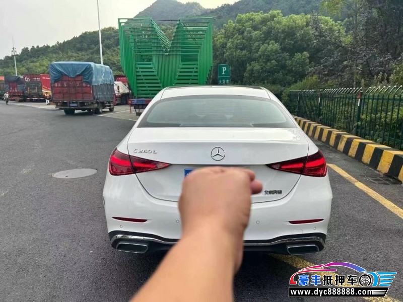 22年奔驰C轿车抵押车出售