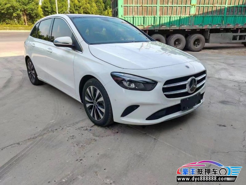 21年奔驰B轿车抵押车出售