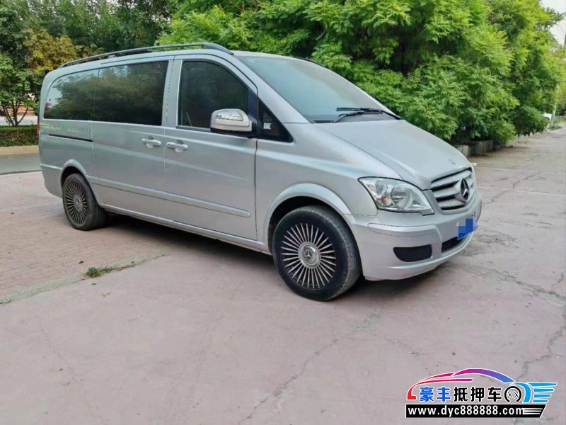 17年奔驰唯雅诺轿车抵押车出售