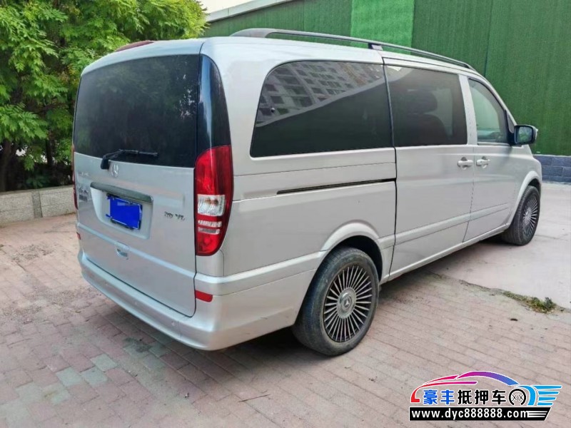 17年奔驰唯雅诺轿车抵押车出售