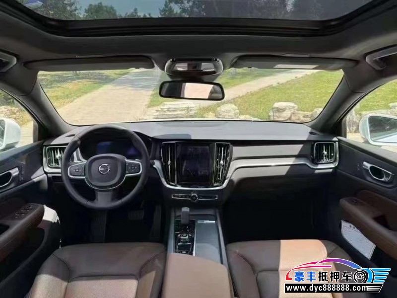 24年沃尔沃S60轿车抵押车出售