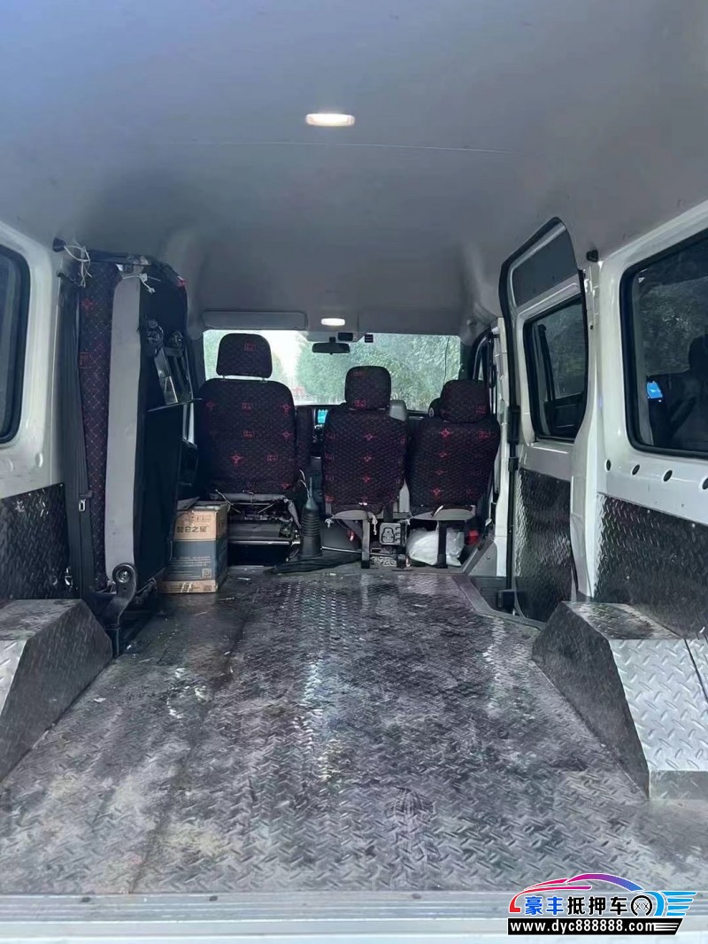 23年福田图雅诺轿车抵押车出售