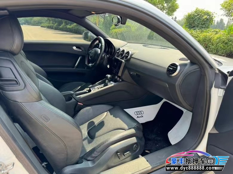 11年奥迪TT轿车抵押车出售