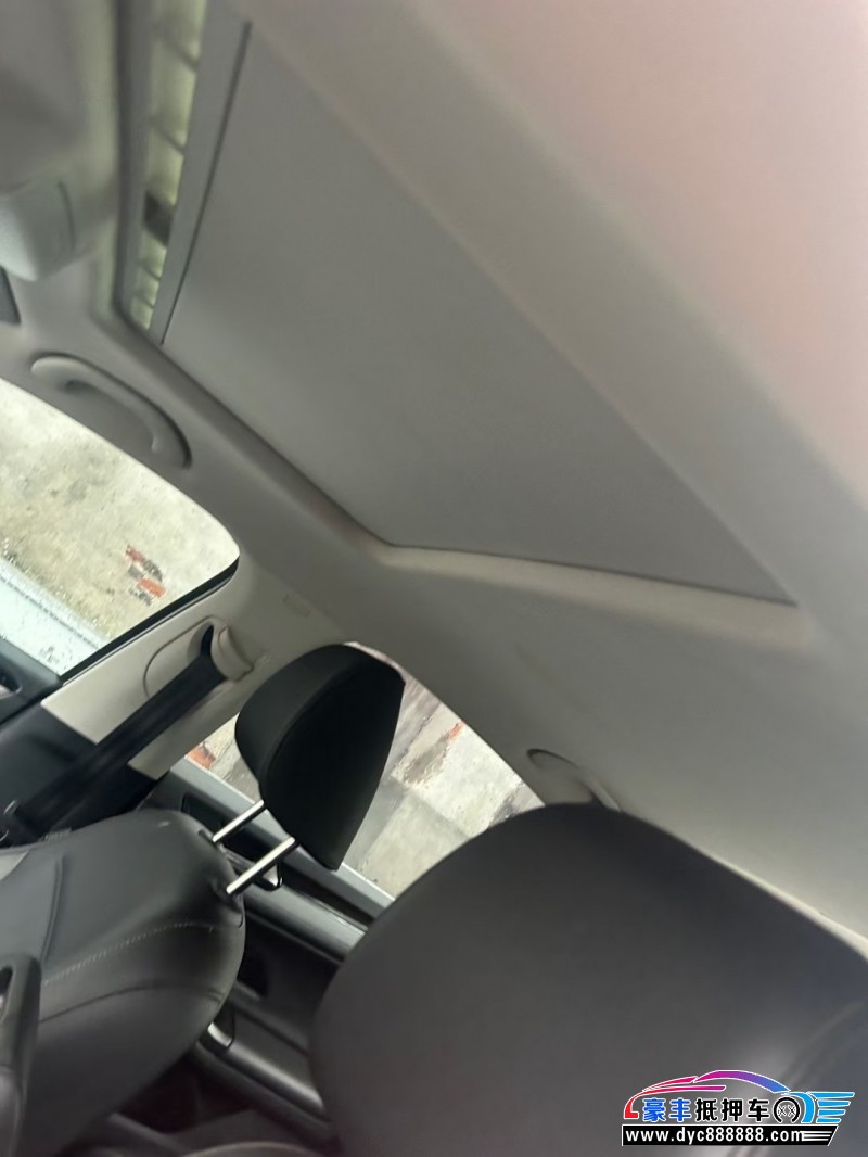 17年大众速腾轿车抵押车出售