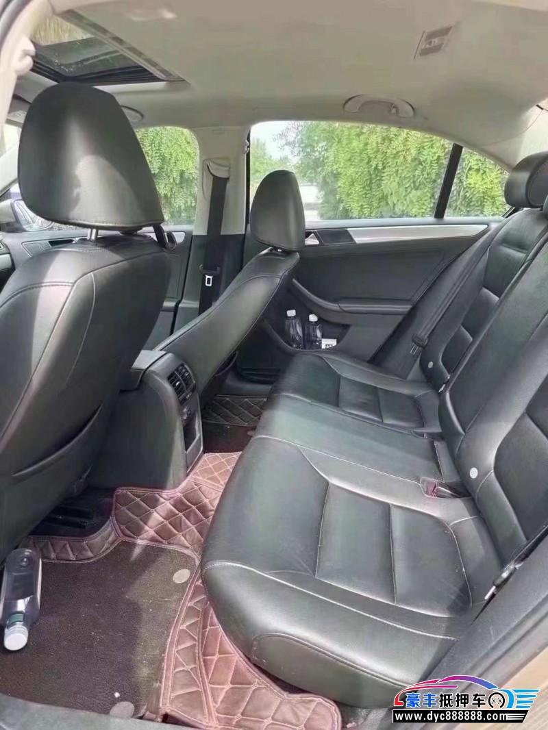 15年大众速腾轿车抵押车出售