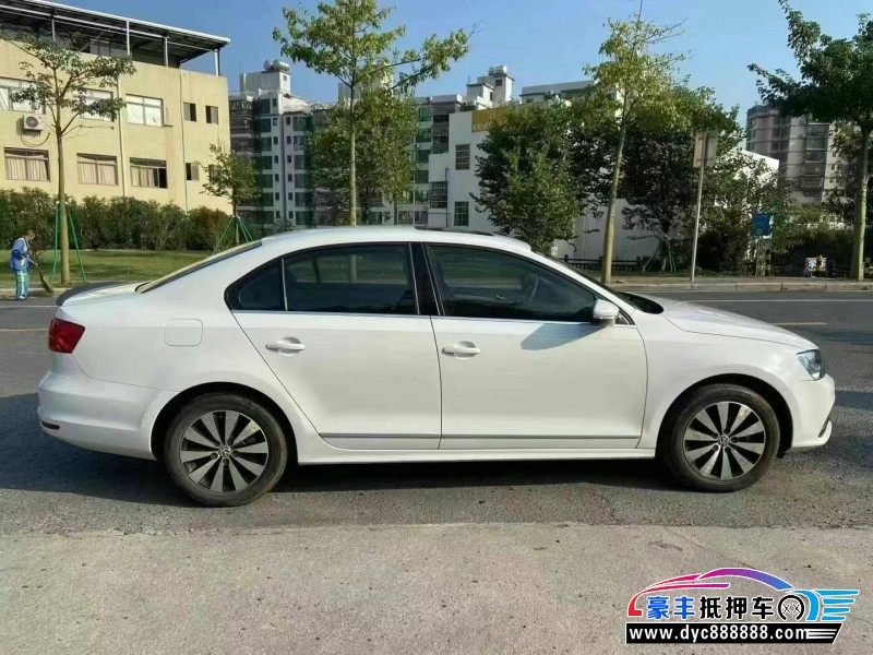 17年大众速腾轿车抵押车出售