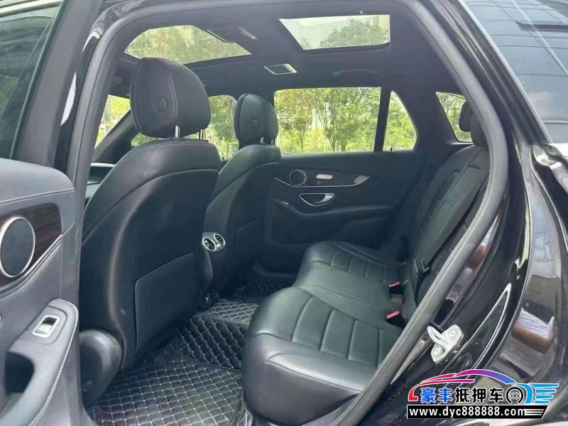 19年奔驰GLC轿车抵押车出售