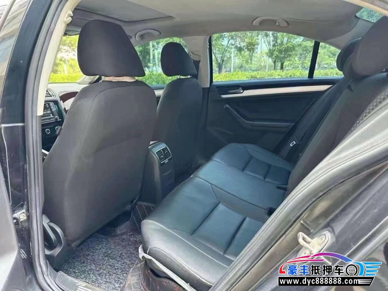 18年大众速腾轿车抵押车出售