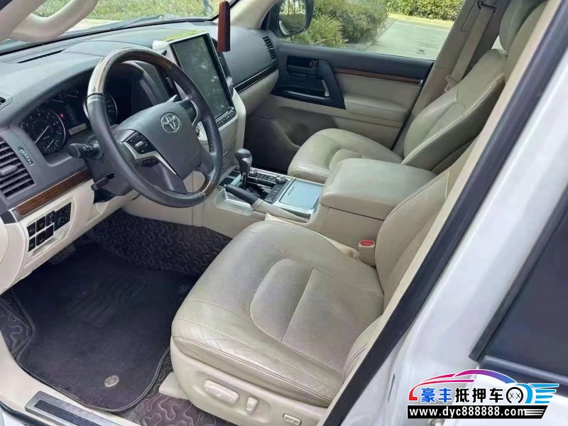 18年丰田兰德酷路泽（陆巡）轿车抵押车出售