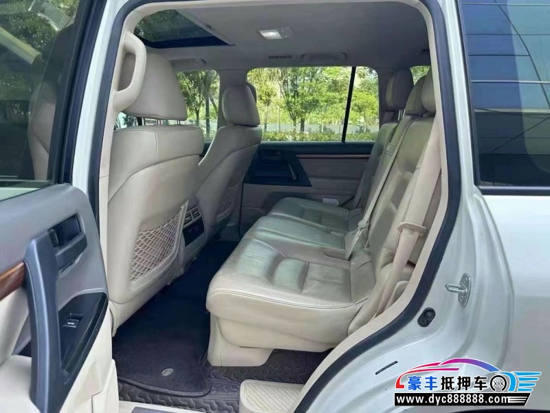 18年丰田兰德酷路泽（陆巡）轿车抵押车出售