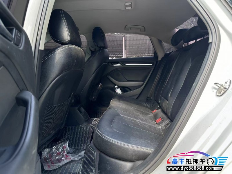 17年奥迪A3轿车抵押车出售