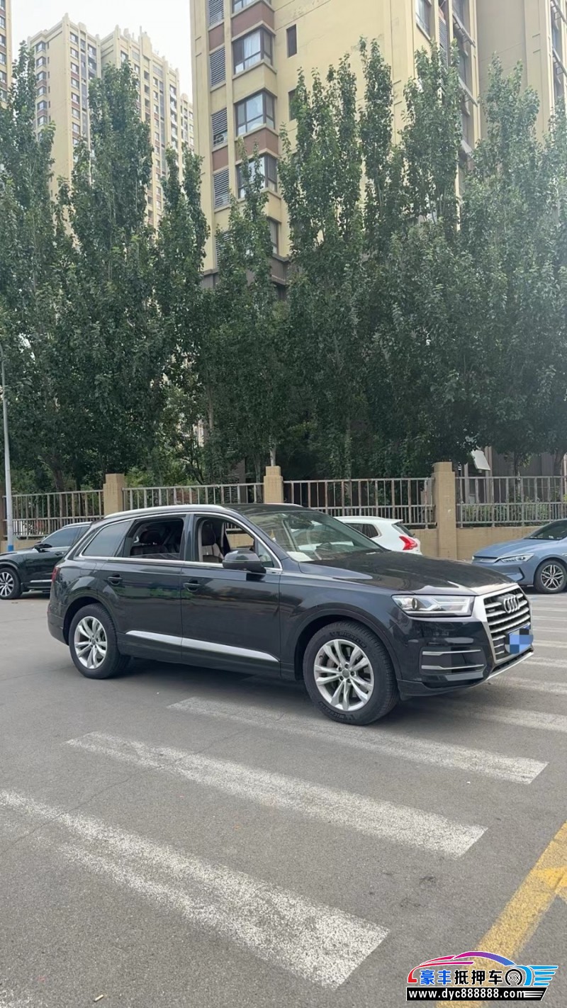17年奥迪Q7轿车抵押车出售